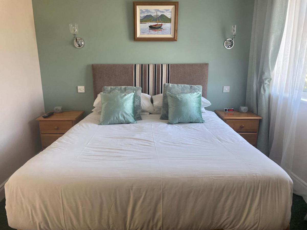 Buttermilk Lodge Guest Accommodation Clifden Bagian luar foto