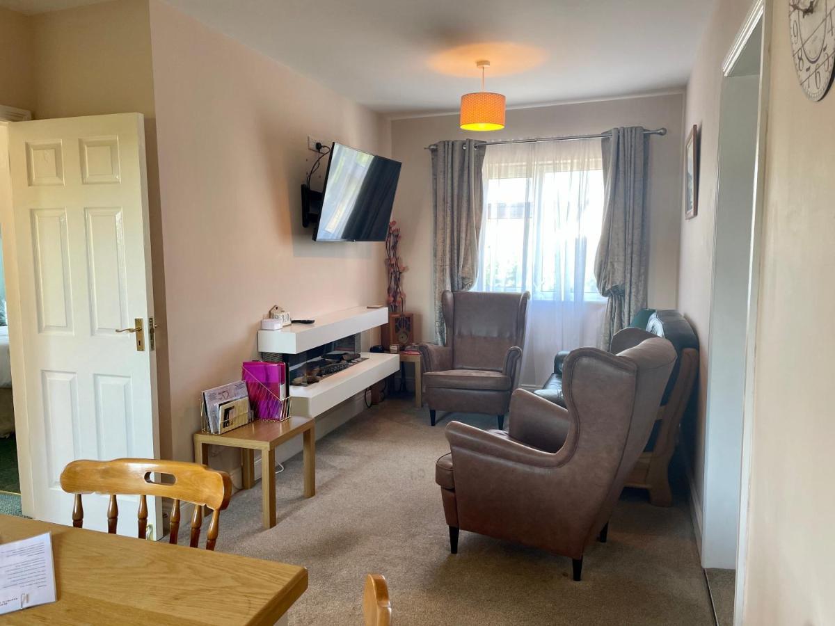 Buttermilk Lodge Guest Accommodation Clifden Bagian luar foto