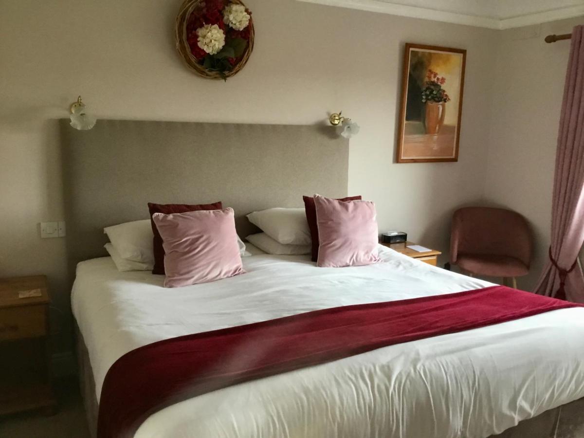 Buttermilk Lodge Guest Accommodation Clifden Bagian luar foto