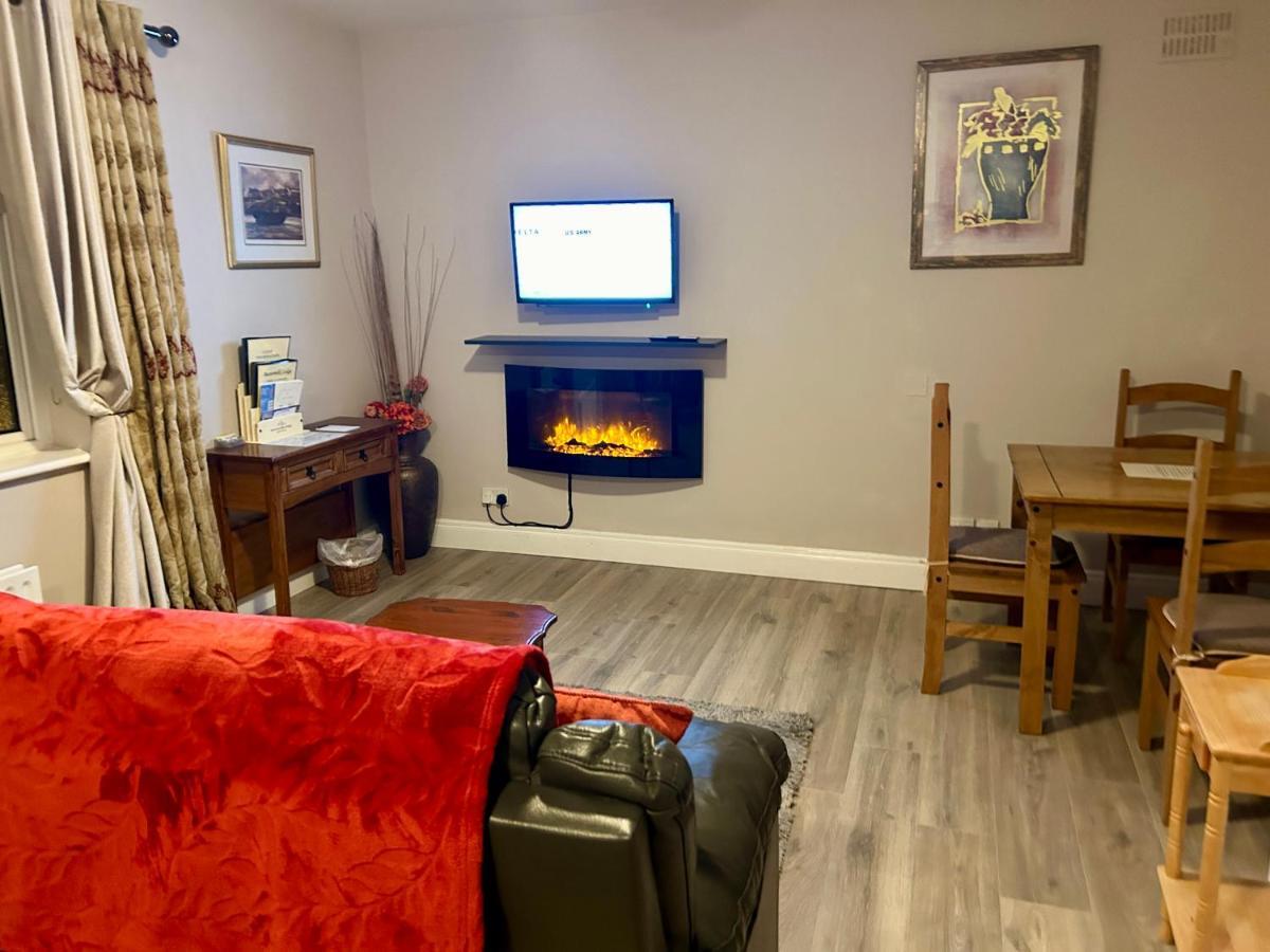 Buttermilk Lodge Guest Accommodation Clifden Bagian luar foto