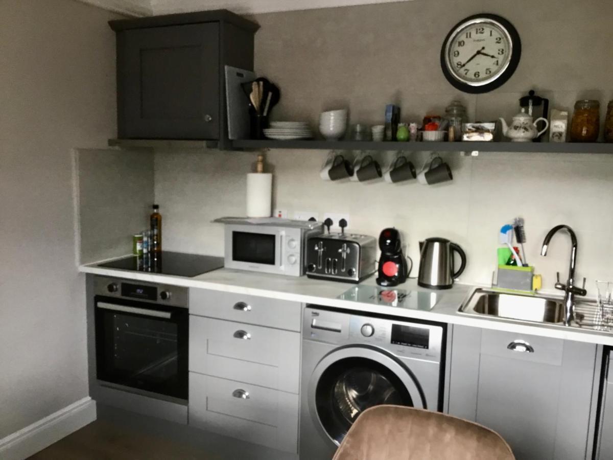 Buttermilk Lodge Guest Accommodation Clifden Bagian luar foto