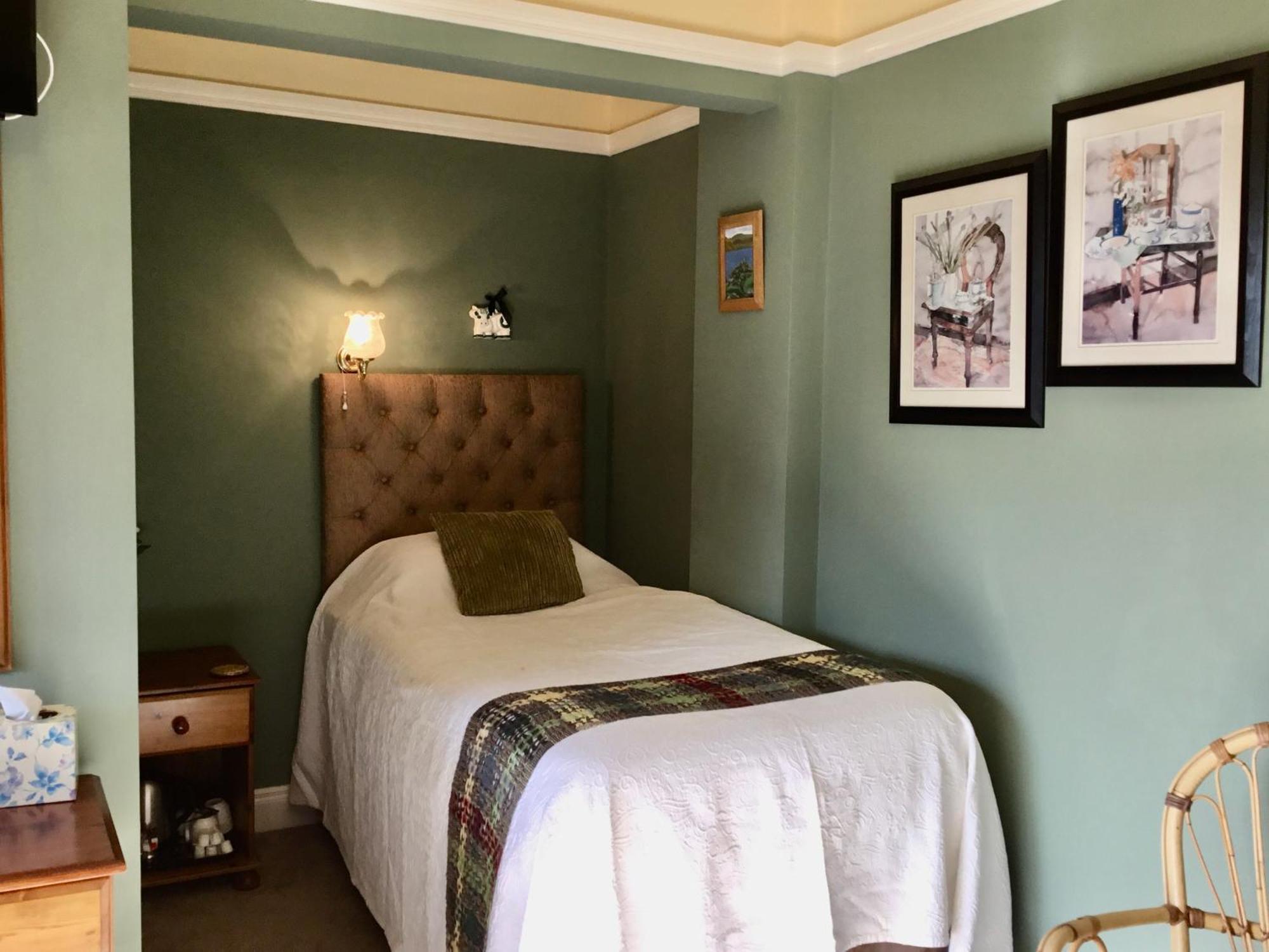 Buttermilk Lodge Guest Accommodation Clifden Bagian luar foto