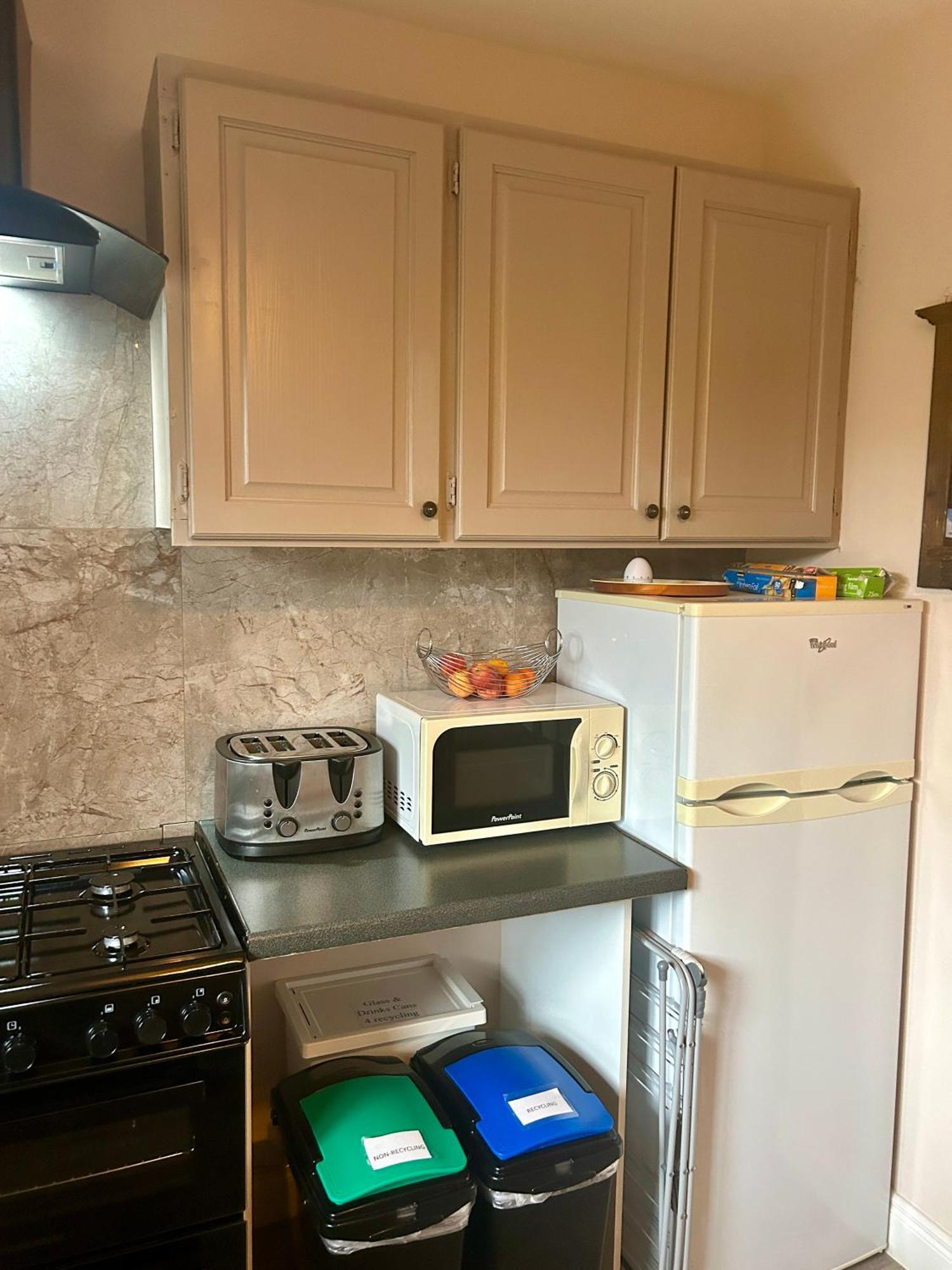 Buttermilk Lodge Guest Accommodation Clifden Bagian luar foto