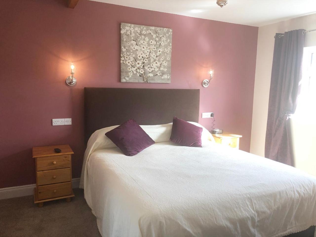 Buttermilk Lodge Guest Accommodation Clifden Bagian luar foto